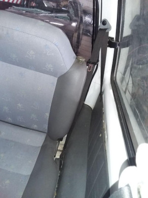 CINTURON SEGURIDAD TRASERO IZQUIERDO