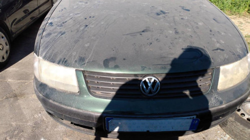 VOLKSWAGEN PASSAT BERLINA (3B2) 