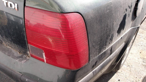  VOLKSWAGEN PASSAT BERLINA (3B2) 