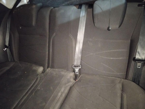 CINTURON SEGURIDAD TRASERO CENTRAL Ford FIESTA (CNN) 