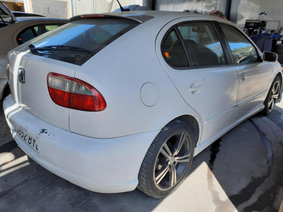 SEAT LEON (1M1)