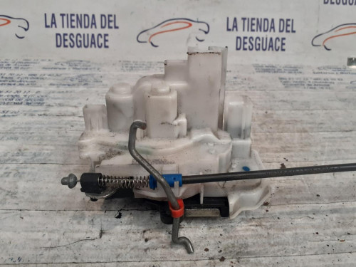  CERRADURA PUERTA DELANTERA IZQUIERDA 