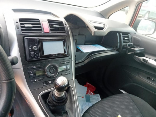 TOYOTA AURIS (E15) — Donor Vehicle for Used Parts 