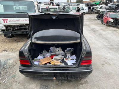 MERCEDES-BENZ CLASE E (BM 210) BERLINA