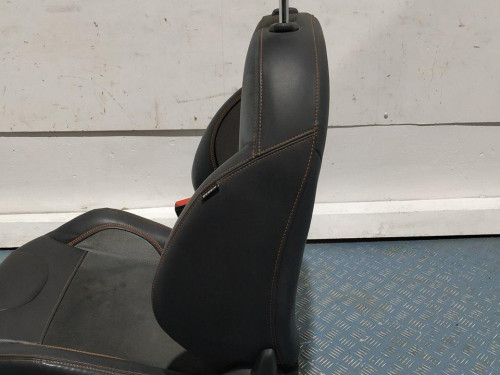  JUEGO ASIENTOS COMPLETO PEUGEOT 2008 