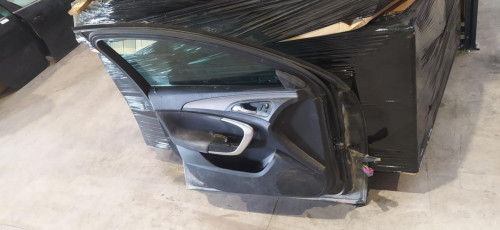 PUERTA DELANTERA IZQUIERDA Opel INSIGNIA BERLINA 