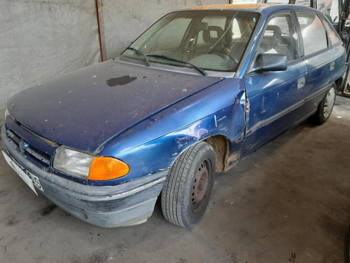  OPEL ASTRA F BERLINA 