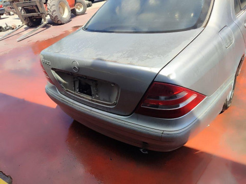  MERCEDES-BENZ CLASE S (BM 220) BERLINA 