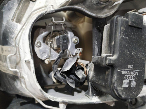  FARO DERECHO VOLKSWAGEN POLO III BERLINA (6N2) 