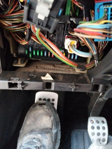 CAJA RELES / FUSIBLES Peugeot 308 SW 