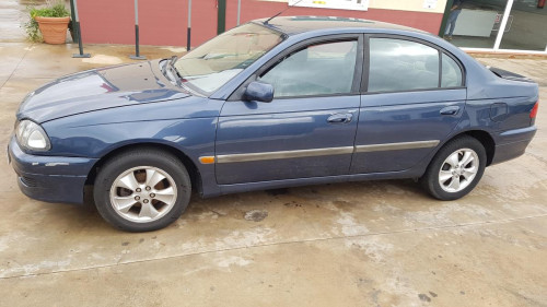 Toyota Avensis Berlina (T22)(1998->) — автомобиль-донор на запчасти 