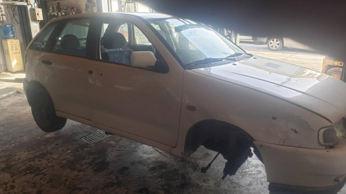 SEAT IBIZA (6K1) — vehículo donante para recambios 