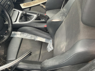 ASIENTO DELANTERO IZQUIERDO