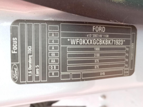 FORD FOCUS BERLINA (CB8) — vehículo donante para recambios 