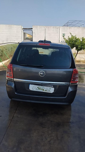 Opel Zafira B (2005->) Edition "111 Jahre" — vehículo donante para recambios 