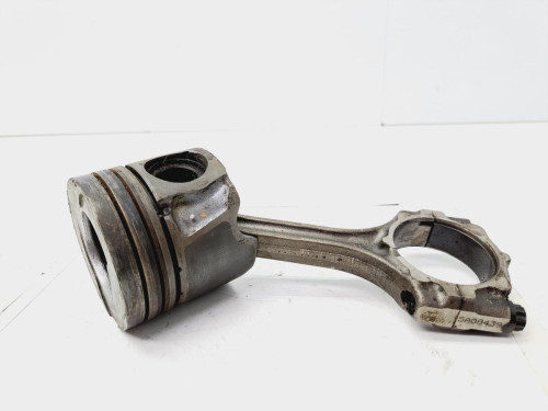 PISTON Toyota AURIS (E18) 