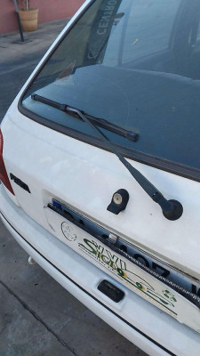 BRAZO LIMPIA TRASERO Ford Fiesta Berlina (1996->)