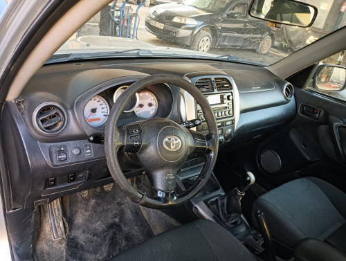 TOYOTA RAV4 (A2) — vehículo donante para recambios 