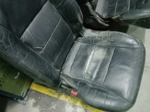 JUEGO ASIENTOS COMPLETO Mitsubishi MONTERO (V60/V70) 
