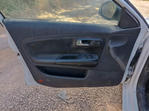 SEAT IBIZA (6L1) — автомобиль-донор на запчасти 
