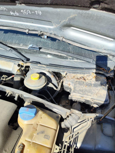 BRAZO LIMPIA DELANTERO IZQUIERDO Audi A6 BERLINA (4B2) 