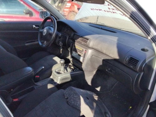  VOLKSWAGEN PASSAT BERLINA (3B2) 
