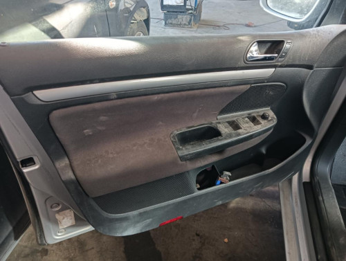 VOLKSWAGEN GOLF V (1K1)(10.2003) — vehículo donante para recambios 