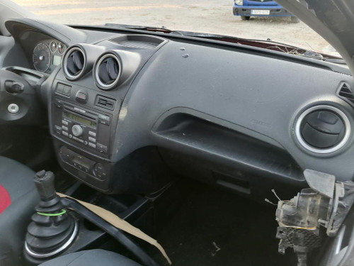 FORD FIESTA (CBK) — vehículo donante para recambios 