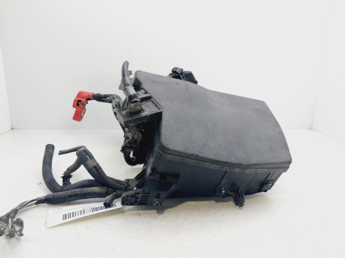 CAJA RELES / FUSIBLES Toyota AVENSIS TOURING SPORTS (T27) 