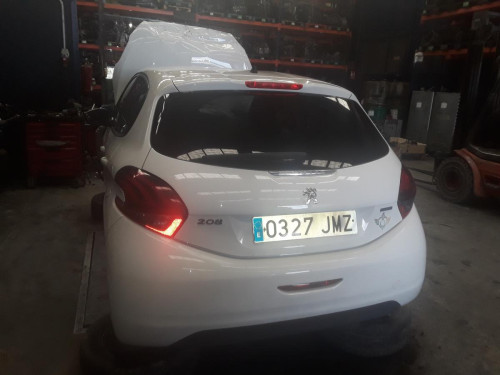 PEUGEOT 208 — vehículo donante para recambios 