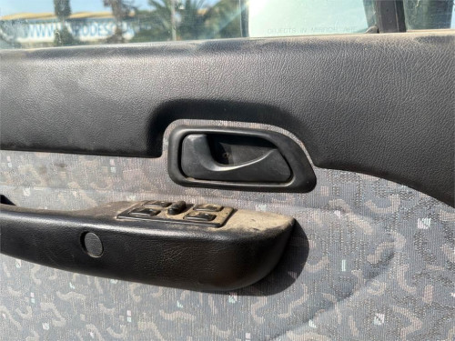 MANETA INTERIOR DELANTERA IZQUIERDA MITSUBISHI GALLOPER (HYUNDAI)(02.1998) 
