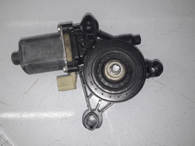 MOTOR ELEVALUNAS DELANTERO DERECHO