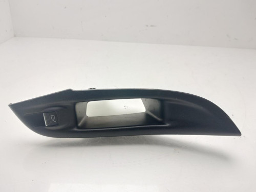 MANDO ELEVALUNAS TRASERO DERECHO Ford FOCUS BERLINA (CB8) 