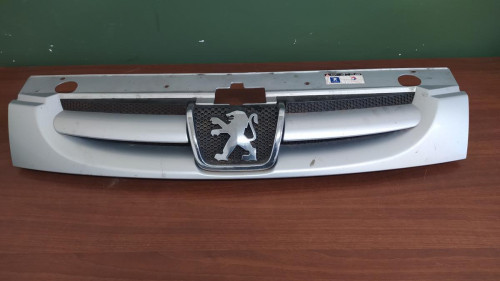 REJILLA DELANTERA PEUGEOT PARTNER (S2) 