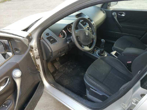 RENAULT MEGANE II BERLINA 5P — vehículo donante para recambios 