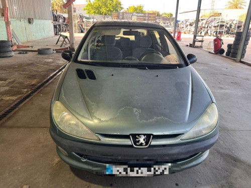 PEUGEOT 206 — vehículo donante para recambios 