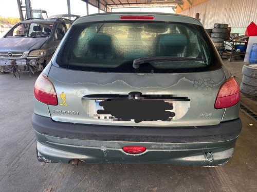 PEUGEOT 206 — vehículo donante para recambios 