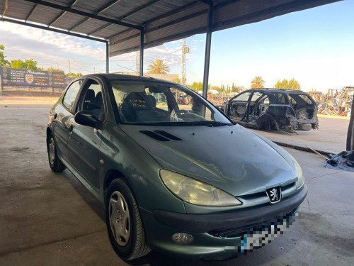 PEUGEOT 206 — vehículo donante para recambios 
