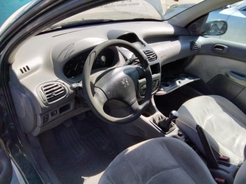 PEUGEOT 206 — vehículo donante para recambios 
