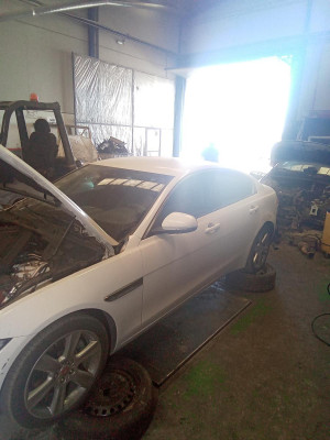 JAGUAR XE