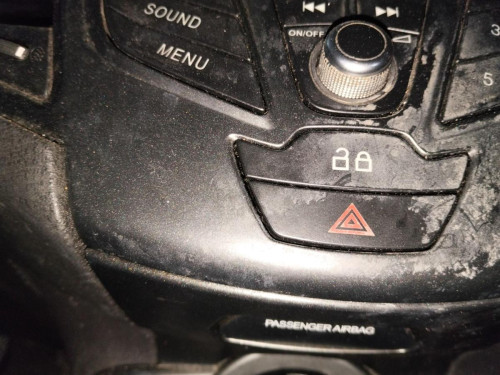 WARNING Ford FIESTA (CNN) 