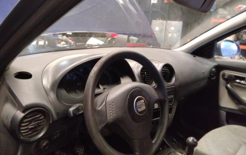 SEAT IBIZA (6L1) — vehículo donante para recambios 