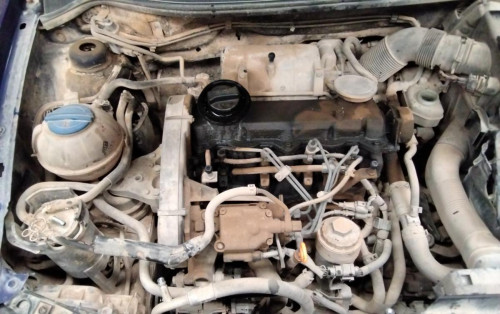 SEAT IBIZA (6L1) — vehículo donante para recambios 