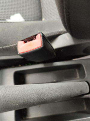 PRETENSOR AIRBAG DERECHO