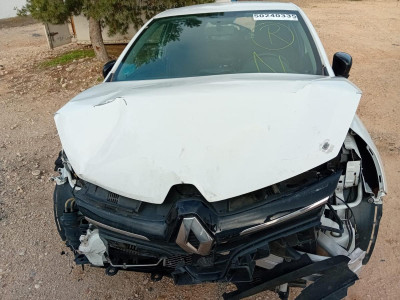 RENAULT CLIO IV