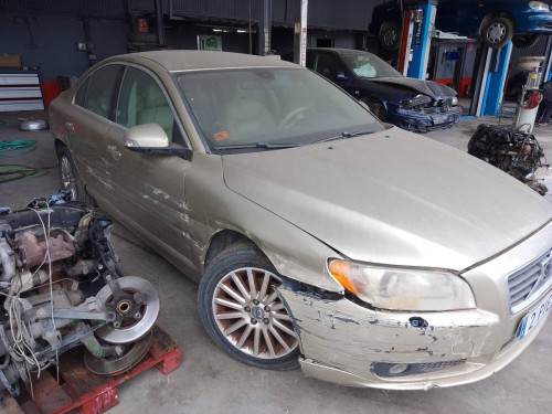 VOLVO S80 BERLINA — автомобиль-донор на запчасти 