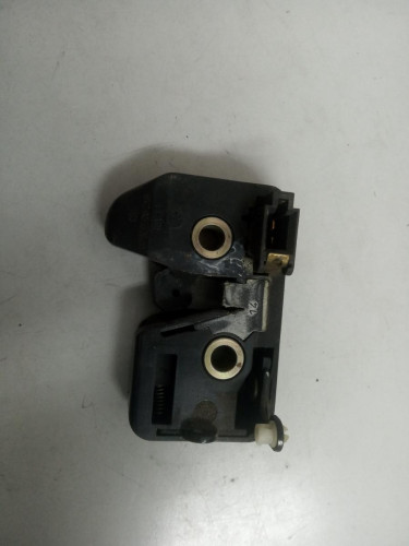 CERRADURA MALETERO / PORTON VOLKSWAGEN POLO III (6N1) 