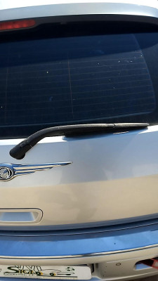 BRAZO LIMPIA TRASERO Chrysler 300C (LE/LX)(2004->)