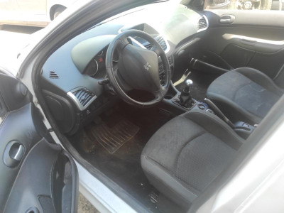 PEUGEOT 206 +