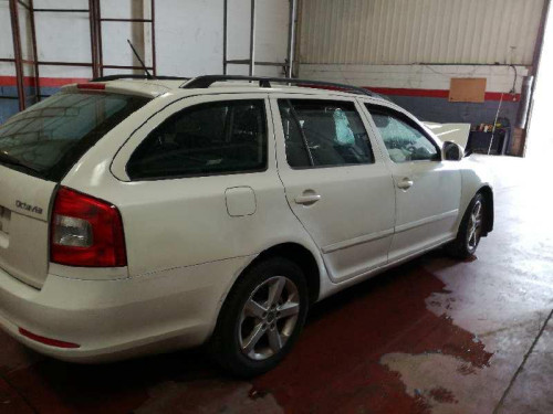 SKODA OCTAVIA COMBI (1Z5) — автомобиль-донор на запчасти 